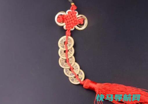 五帝钱挂厨房门口里面还是外面？五帝钱放门槛石下面有什么讲究